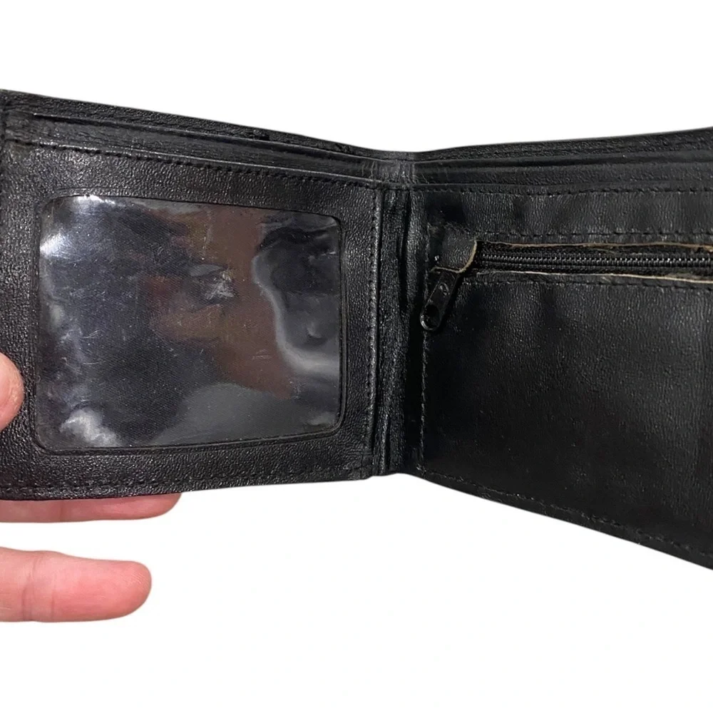 VTG souvenir Ecuador Leather Wallet with Embossed design bifold billfold Quito